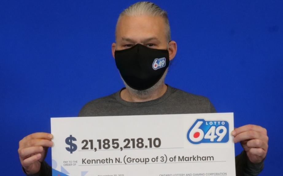 Three lucky winners of the Lotto 6/49 